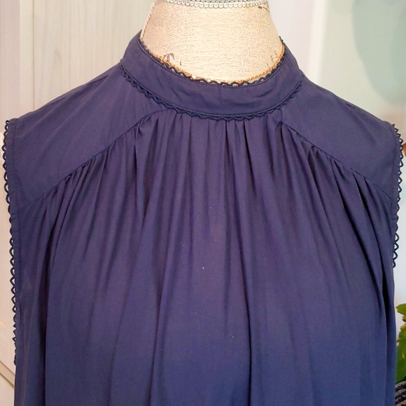 Caslon top - Picture 3 of 9